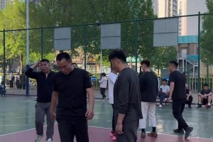 吧友们打球有这个习惯吗？进球后低一下头有没有个标准答案🤔